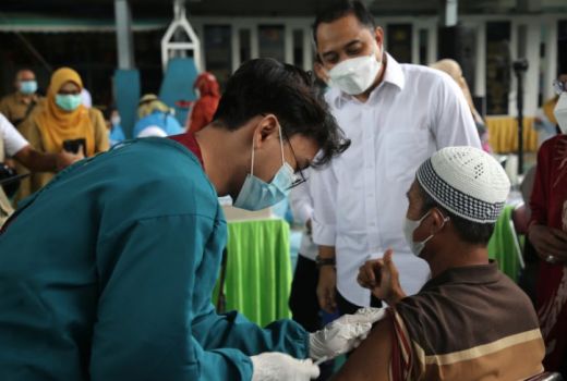 Pemkot Surabaya Sudah Vaksin 675.240 Orang dan Terus Berjalan - GenPI.co JATIM