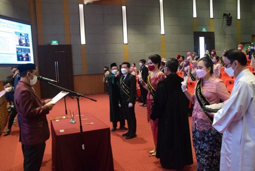 Unusa Lantik 44 Profesi Ners, Siap Bersaing di Luar Negeri - GenPI.co JATIM
