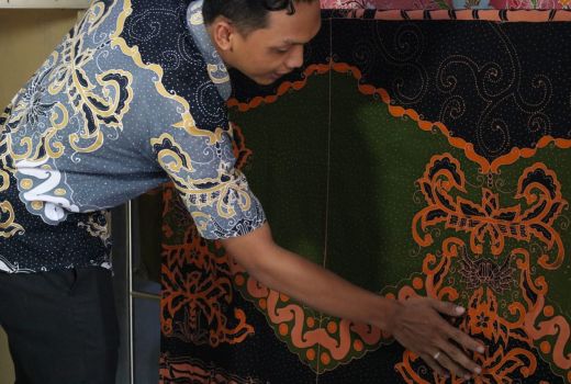 Batik Semeru Agung, Karya Asli Warga Lumajang yang Dikenakan ASN - GenPI.co JATIM