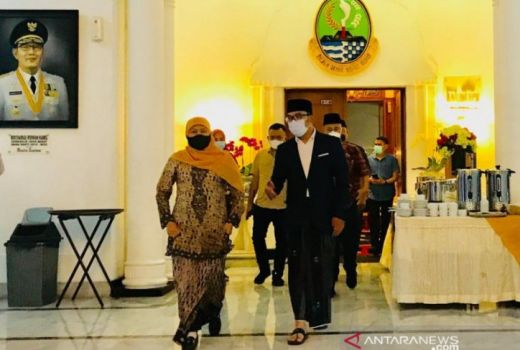 Khofifah Temui Ridwal Kamil, Sampaikan Permintaan Khusus - GenPI.co JATIM