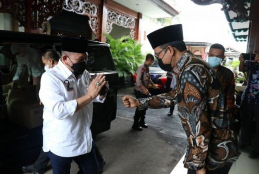 Ketua DPD Minta Pemerintah Tegur TikTok, Alasannya Mengejutkan - GenPI.co JATIM