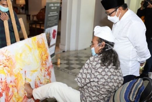 Sadikin Pard Gallery Gelar Pameran Lukisan Bertema Botani - GenPI.co JATIM