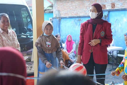Keren Mobil Kaca UMM Hibur Korban Bencana Gempa Bumi - GenPI.co JATIM
