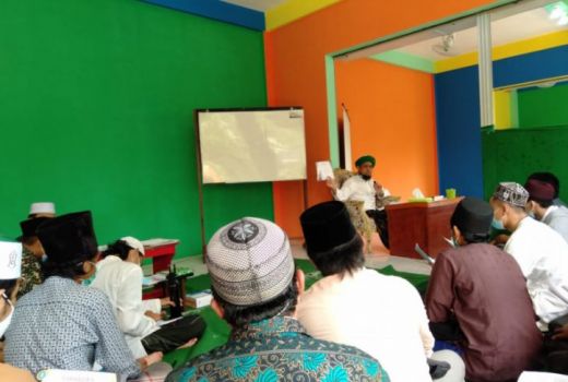 Ponpes MNQ Alqolam Tuntaskan Salat Berkualias di Bulan Ramadan - GenPI.co JATIM