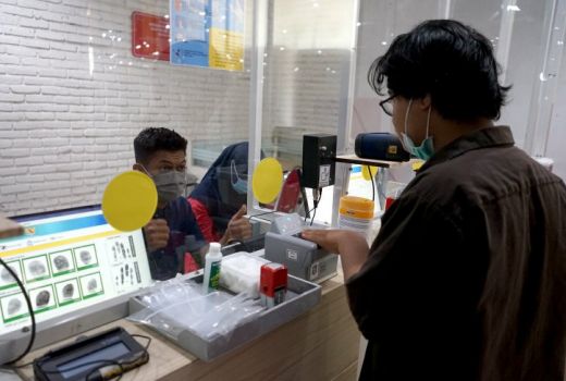 Urus KTP Hingga KK Surabaya Langsung di Kelurahan, Simak Caranya - GenPI.co JATIM