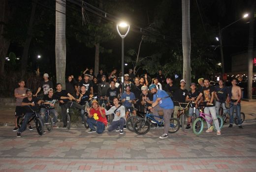 Cara Asyik Komunitas BMX Tunggu Waktu Berbuka - GenPI.co JATIM