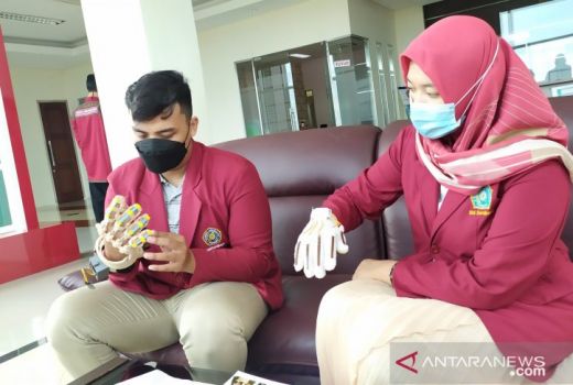 Keren Cak! Mahasiswa UMS Ciptakan Robot Terapi Stroke - GenPI.co JATIM