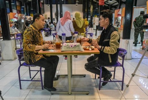 Naik Lamborghini, Melvin dan Eri Buka Puasa di Tempat Tak Terduga - GenPI.co JATIM