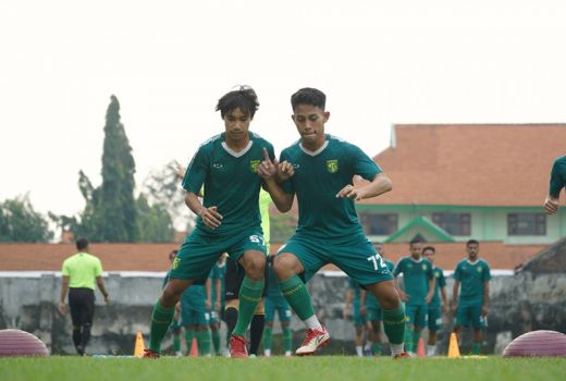 Aji Santoso: Dua Minggu Kondisi Fisik Pemain 100 Persen - GenPI.co JATIM