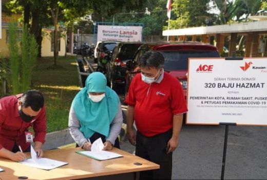 Pemkot Madiun Dapat Bantuan 320 Baju Hazmat untuk Nakes, Mantap! - GenPI.co JATIM