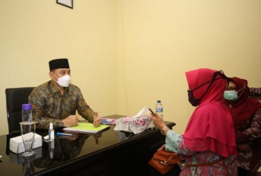 Eri, Siap Tindak Tegas Perusahaan yang Abai Kesehatan Karyawan - GenPI.co JATIM