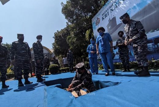 TNI AL Bangun Monumen Kapal Selam, Kenang 53 Kru KRI Nanggala-402 - GenPI.co JATIM