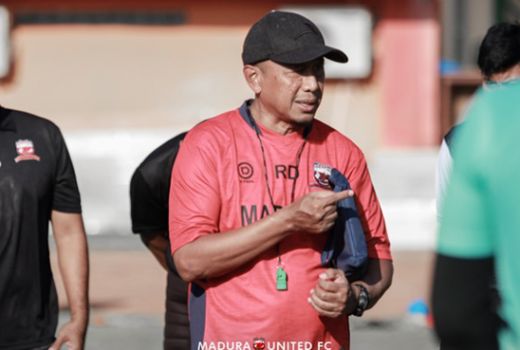 Pelatih Madura United Wajibkan Pemain Latihan 30 Menit di Rumah - GenPI.co JATIM