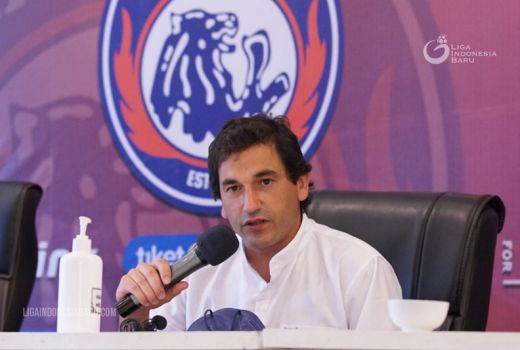 Arema FC Belum Dapatkan Pemain Asing, Lawan RANS Andalkan Lokal - GenPI.co JATIM