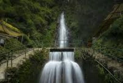 Air Terjun Tirtosari, Konon Kesegarannya Menambah Aura Awet Muda - GenPI.co JATIM