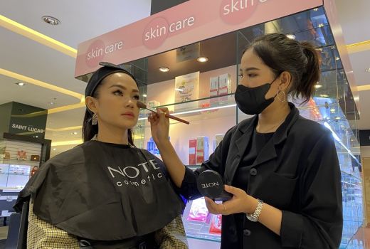 Makeup Mediterranean Glam Cocok untuk Sehari-hari - GenPI.co JATIM