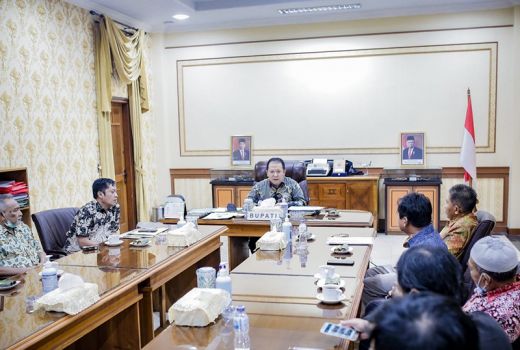 Kisruh Internal Pengurus Persid, Bupati Hendy Beri Solusi - GenPI.co JATIM