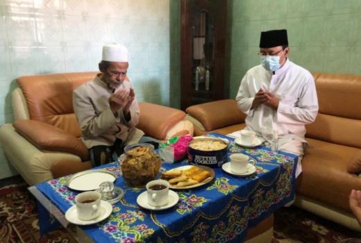 Gus Ipul Sangat Kehilangan Sosok Kharismatik Kiai Nawawi - GenPI.co JATIM