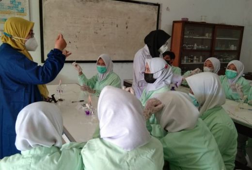 5 Dosen Unusa Gelar Workshop ke Siswa SMK, Simak - GenPI.co JATIM