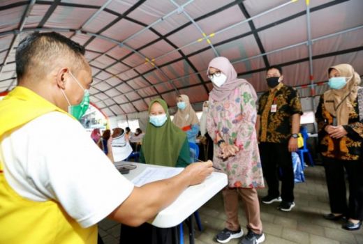 Pemkab Banyuwangi Sasar Vaksin Covid-19 Untuk Santri - GenPI.co JATIM
