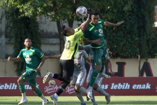 Pemain Persebaya Lengkap, Saatnya Aji Beri Latihan Taktikal - GenPI.co JATIM