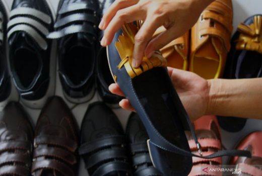 Waris Shoes, Produk Lokal yang Terkenal Hingga Amerika Serikat - GenPI.co JATIM