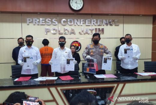 Polda Jatim Tangkap 2 Hacker Pembobol Data Bank - GenPI.co JATIM