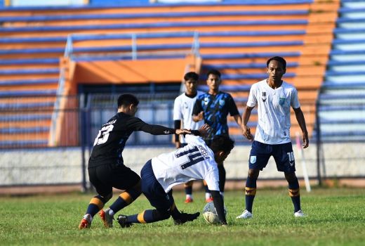 Ketakutan Pelatih Persela ke PPKM Darurat, LA Mania Bisa Kecewa - GenPI.co JATIM