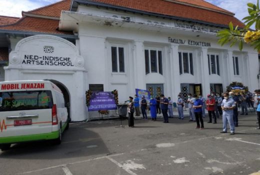 Dokter Kewalahan Tangani Pandemi Covid-19, 212 Positif Covid-19 - GenPI.co JATIM