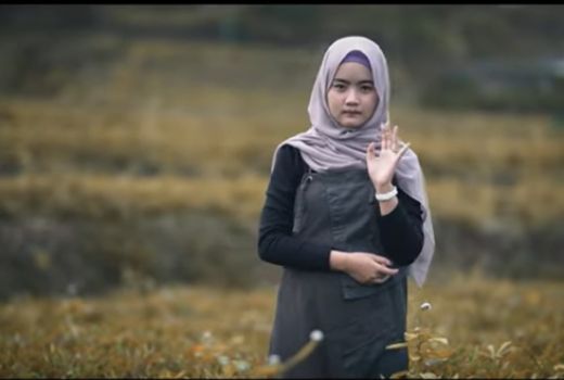Intip Aktivitas Artis JPNN Musik Reycha Arini Selama PPKM Darurat - GenPI.co JATIM