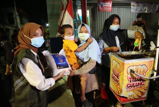 Relawan Surabaya Memanggil Beraksi, Sosialisasikan PPKM Darurat - GenPI.co JATIM