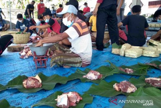 Masjid di Jember Pilih Daun Jati daripada Plastik, ini Alasannya - GenPI.co JATIM