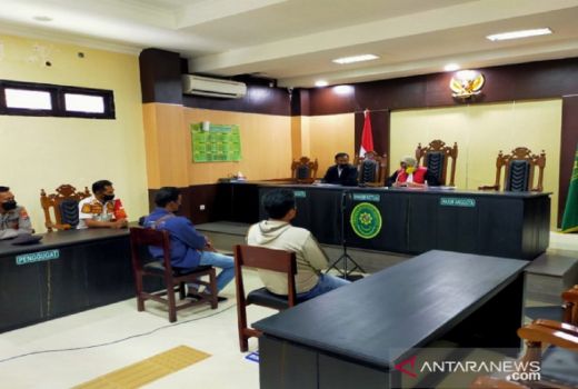 Nekat Gelar Dangdutan, 2 Warga Sampang Pasrah di Depan Hakim - GenPI.co JATIM