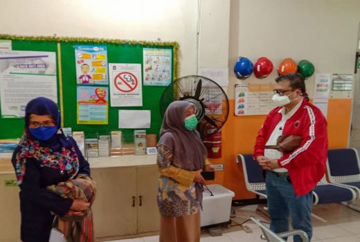 Anggota DPRD Surabaya Angkat Topi Buat Nakes - GenPI.co JATIM