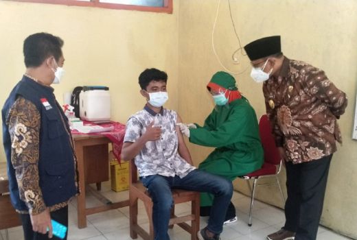 Dinas Pendidikan Banyuwangi Gencarkan Vaksinasi Pelajar - GenPI.co JATIM