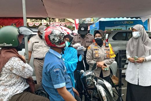 Vaksinasi di Kota Surabaya, Dapat Acungan Jempol - GenPI.co JATIM