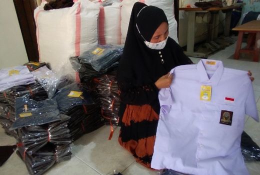 Curhat Pengusaha Seragam Sekolah, Sempat Berharap ke Masker Kain - GenPI.co JATIM
