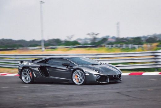 Crazy Rich Ini Sering Bawa Lamboghini, Segini Taksiran Harganya - GenPI.co JATIM