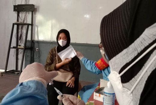 Pekerja Hiburan Malam Hingga Warkop di Tulungagung Divaksin - GenPI.co JATIM