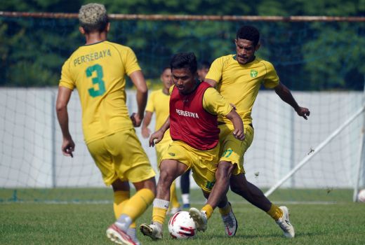Aji Santoso Bangga, Stamina Pemainnya Terjaga - GenPI.co JATIM