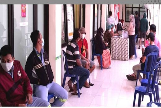 KONI Gresik Gelar Vaksin, Ratusan Peserta Antusias - GenPI.co JATIM