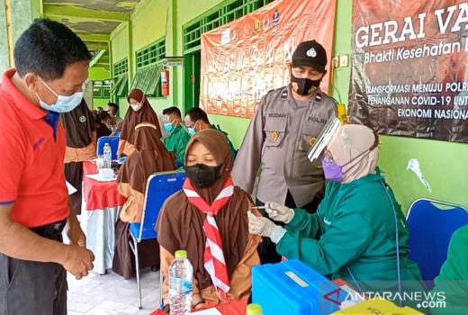 Vaksinasi di Pamekasan, Sasar Santri - GenPI.co JATIM