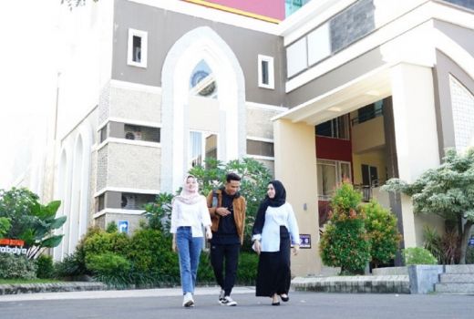 Kampus di Surabaya Ini Bebaskan Bea Kuliah Anak Korban Covid-19 - GenPI.co JATIM