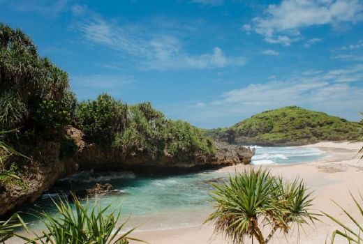 Pantai Srau Pacitan, Layak Masuk Lis Destinasi Selanjutnya - GenPI.co JATIM