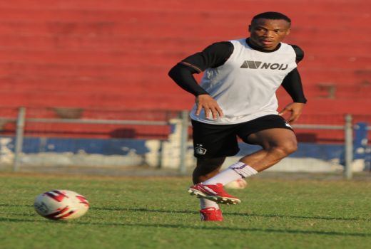 Genap 33 Tahun, Sackie Doe: Aku Ingin Persik Juara! - GenPI.co JATIM