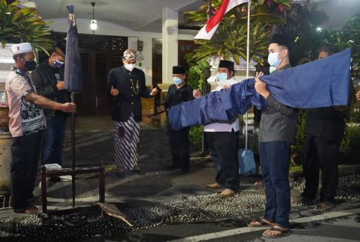 Kirab Pusaka Aji, Tradisi Budaya Sambut Bulan Suro - GenPI.co JATIM