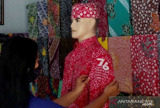 Peringati HUT RI, Batik Asal Jember ini Punya Desain Unik - GenPI.co JATIM