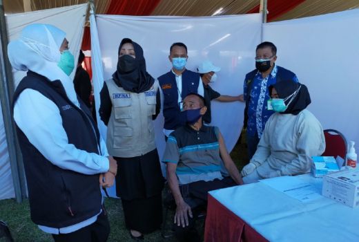 Bupati Mojokerto Curhat ke Khofifah: Saya Beranikan Diri Matur - GenPI.co JATIM