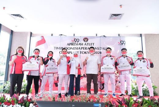 Crazy Rich Malang Berikan Bonus Rp 1,5 Miliar, Tunai! - GenPI.co JATIM