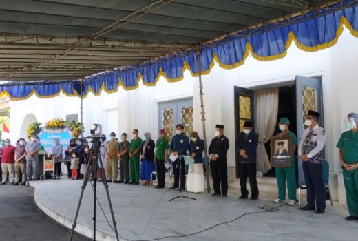 Rektor Unair: Kita Telah Kehilangan 60 Staf di Lingkungan Unair - GenPI.co JATIM